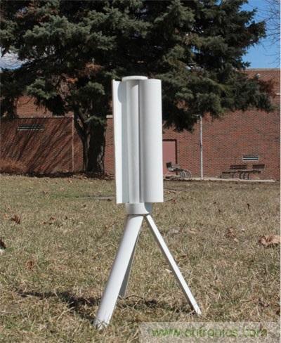 圖3:Skajaquoda的便攜式風力發(fā)電機Trinity,能產(chǎn)生15V的電源并儲存于內(nèi)置15,000mAh鋰聚合物電池中。