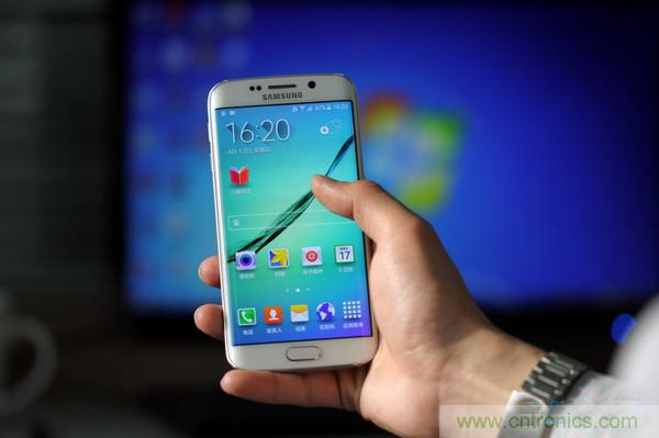 三星S6 Edge+拆解：比S6 Edge加在哪里？